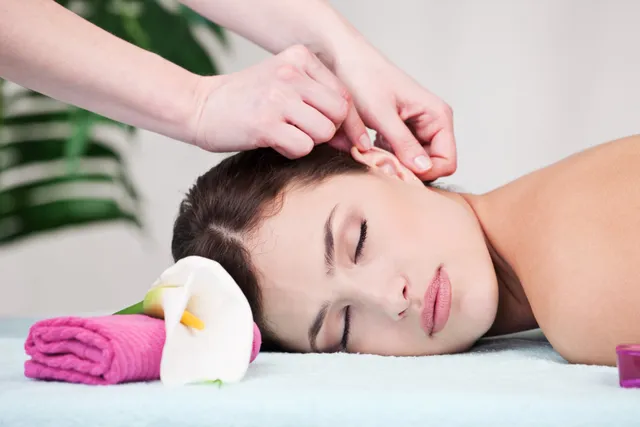 Massage lobe Oreille - 38600 Fontaine_01